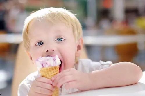 宝宝吃冰淇淋瓜