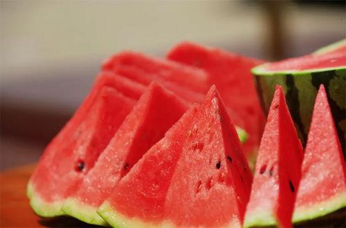 吃瓜本性有多强,一场全民狂欢的幕后故事