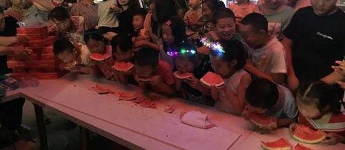 抚琴夜市吃瓜,热闹非凡的吃瓜盛宴