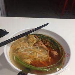 螺蛳粉吃瓜鸡爪,探寻美食与休闲的完美融合