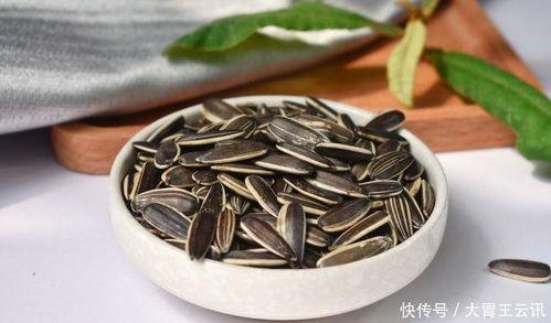 瓜蛋吃瓜子